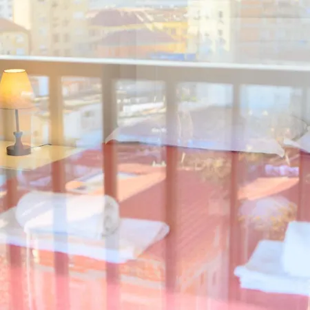 דירה Cityscape 3- Vibrant Modern טיראנה