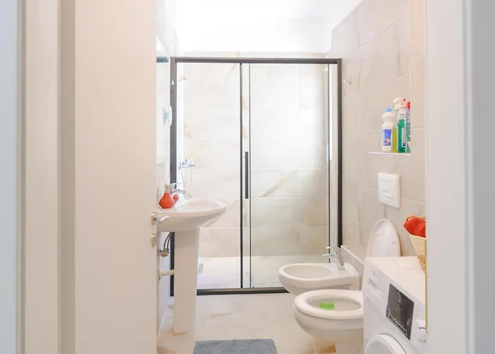 Cityscape 3- Vibrant Modern Apartment