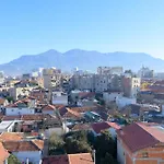Daire Cityscape 3- Vibrant Modern
